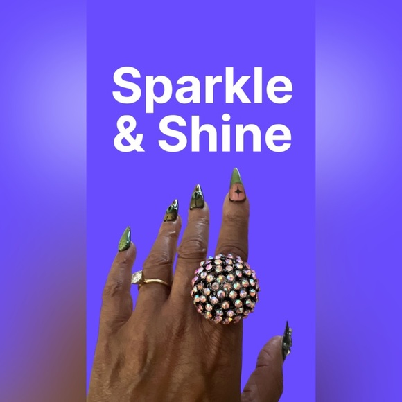 Jewelry - Elegant Multicolor Crystal Ring